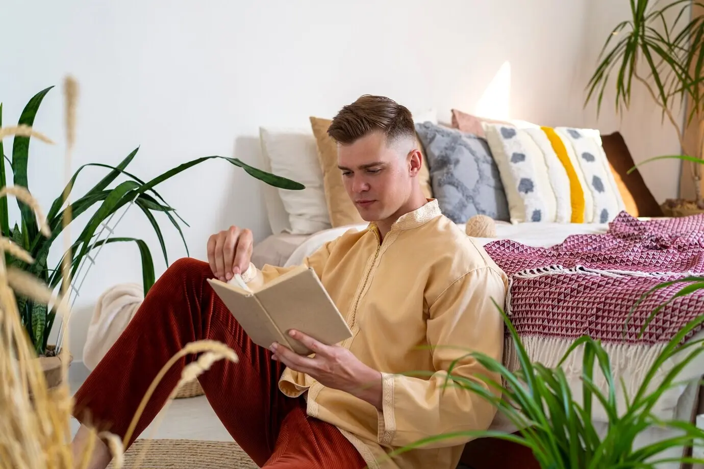 Lebensstil der Menschen, die in Boho-Interieurs wohnen.